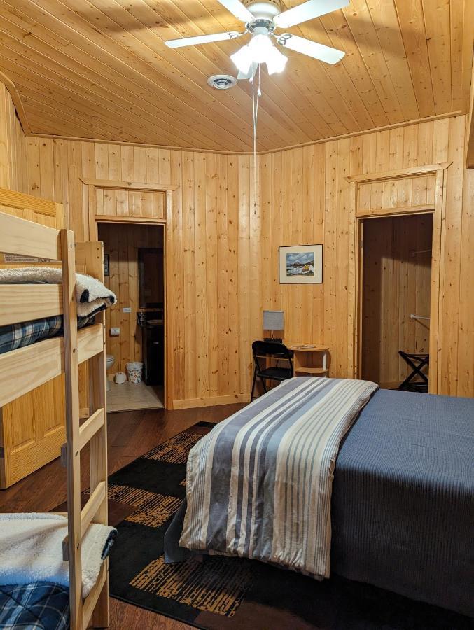 Sundance Country Lodge B&B Marlboro Bagian luar foto